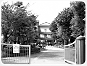 埼玉県越谷市内 中学校夜間赤外線監視システム:防犯カメラ設置工事無料お見積もり受付中